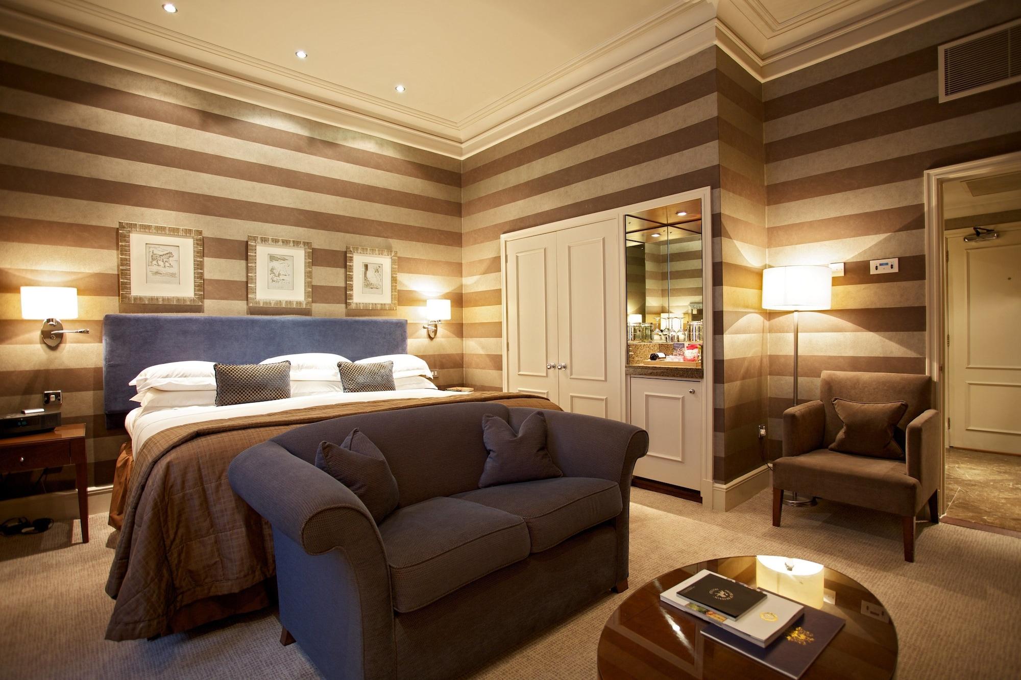 The Chester Grosvenor Exteriör bild A suite at The Dorchester