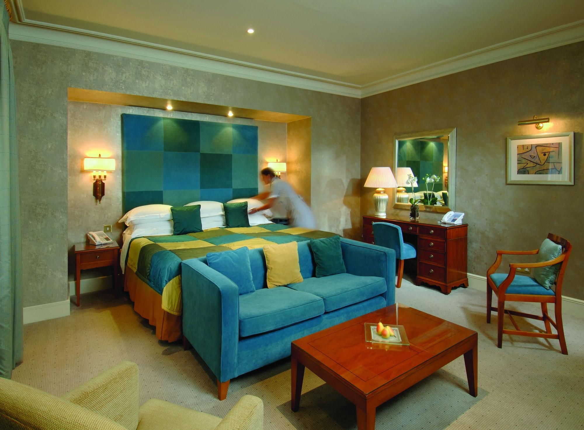 The Chester Grosvenor Exteriör bild A room at the InterContinental London