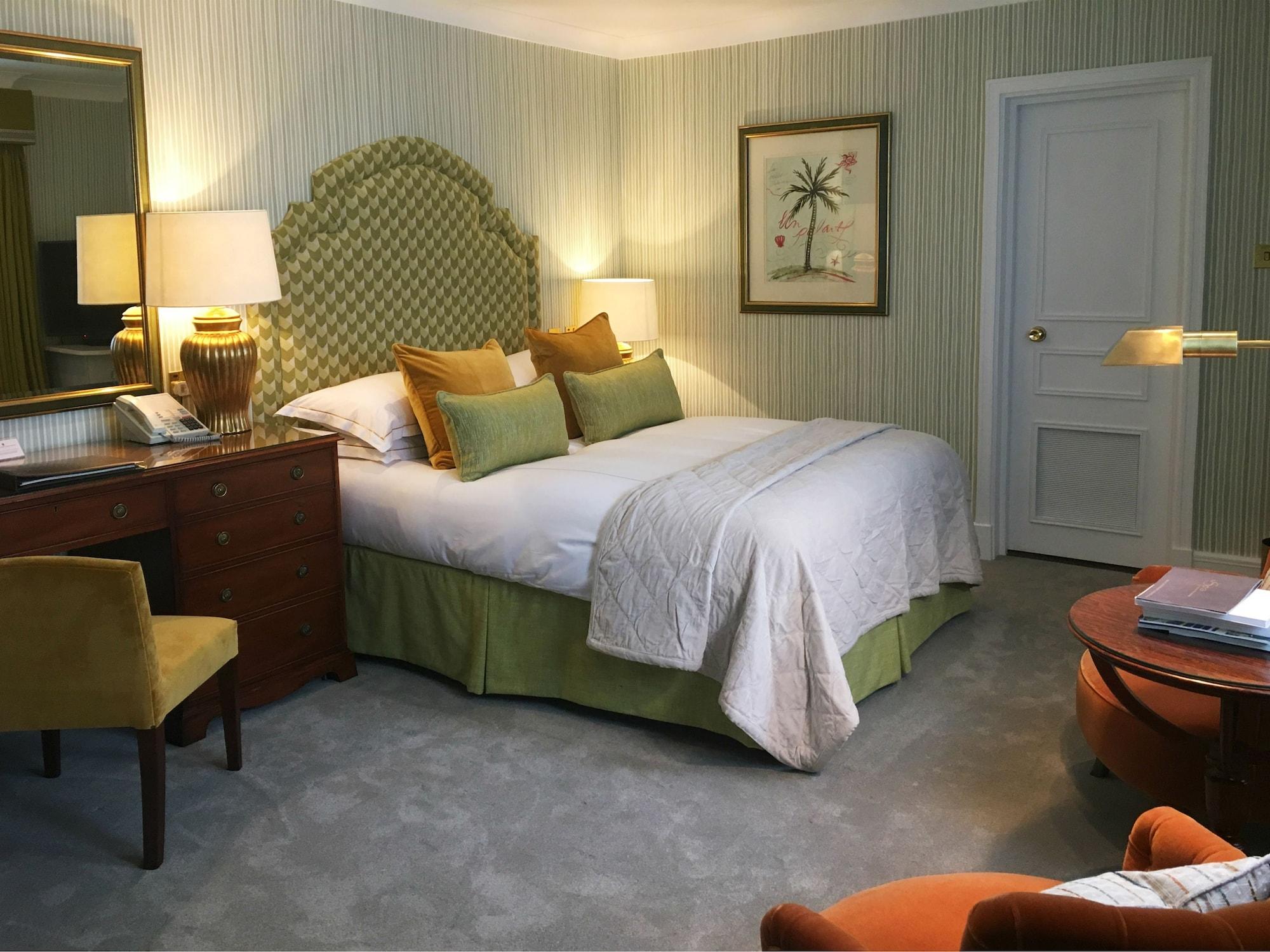 The Chester Grosvenor Exteriör bild A room at the hotel