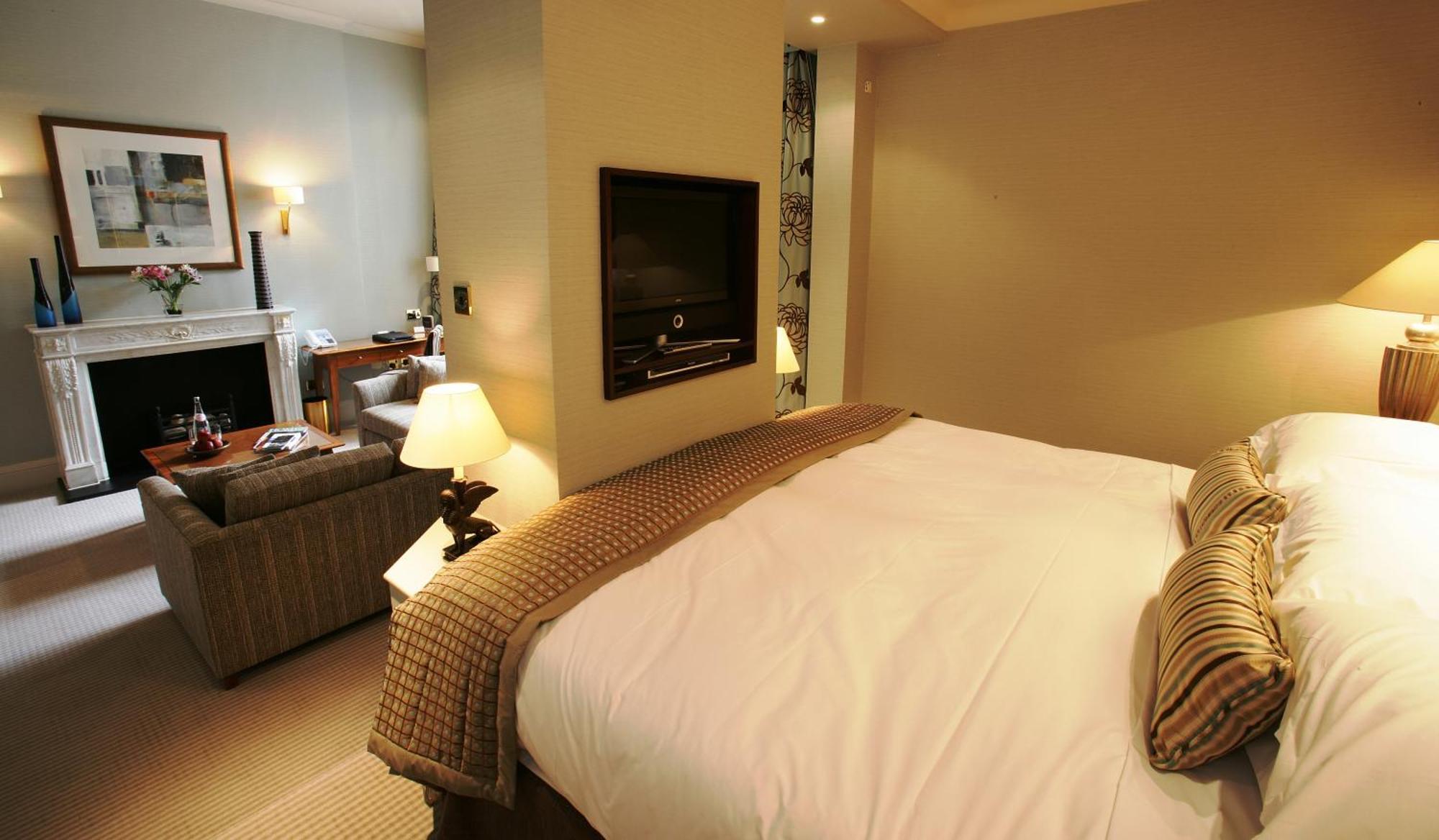 The Chester Grosvenor Exteriör bild A room at the hotel