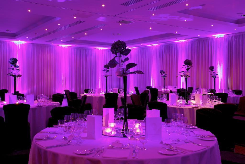 The Chester Grosvenor Exteriör bild The ballroom at the InterContinental London