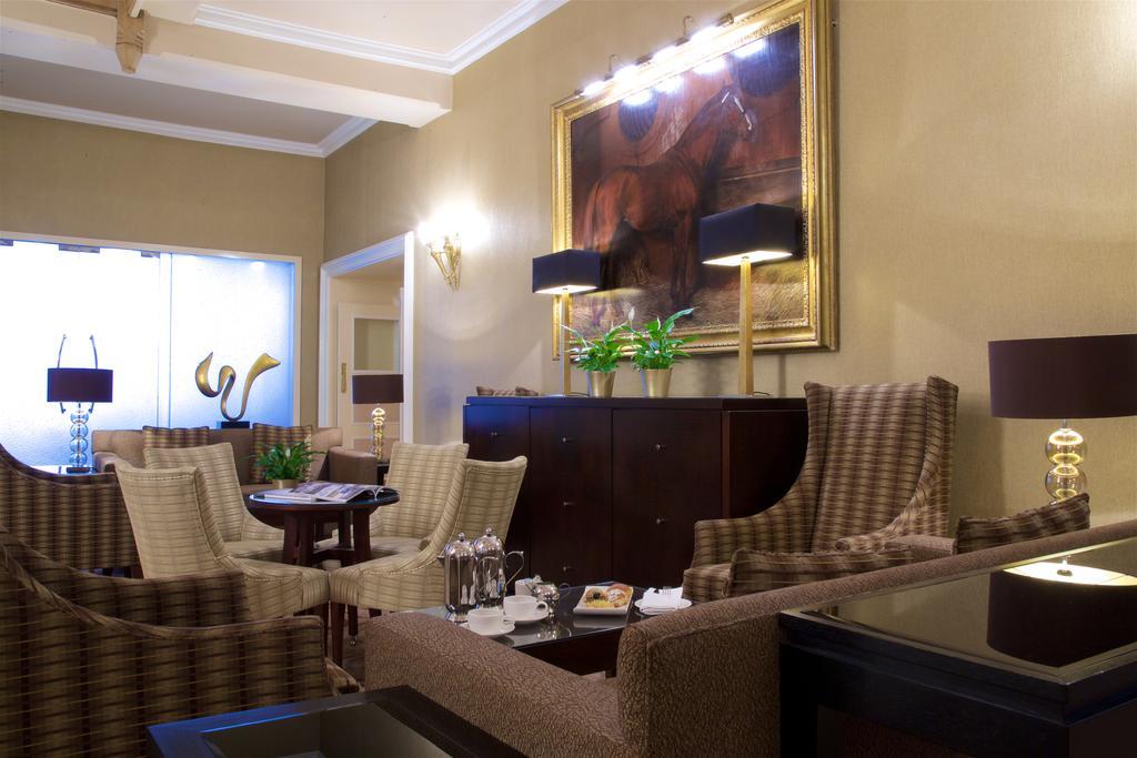 The Chester Grosvenor Exteriör bild The interior of the hotel