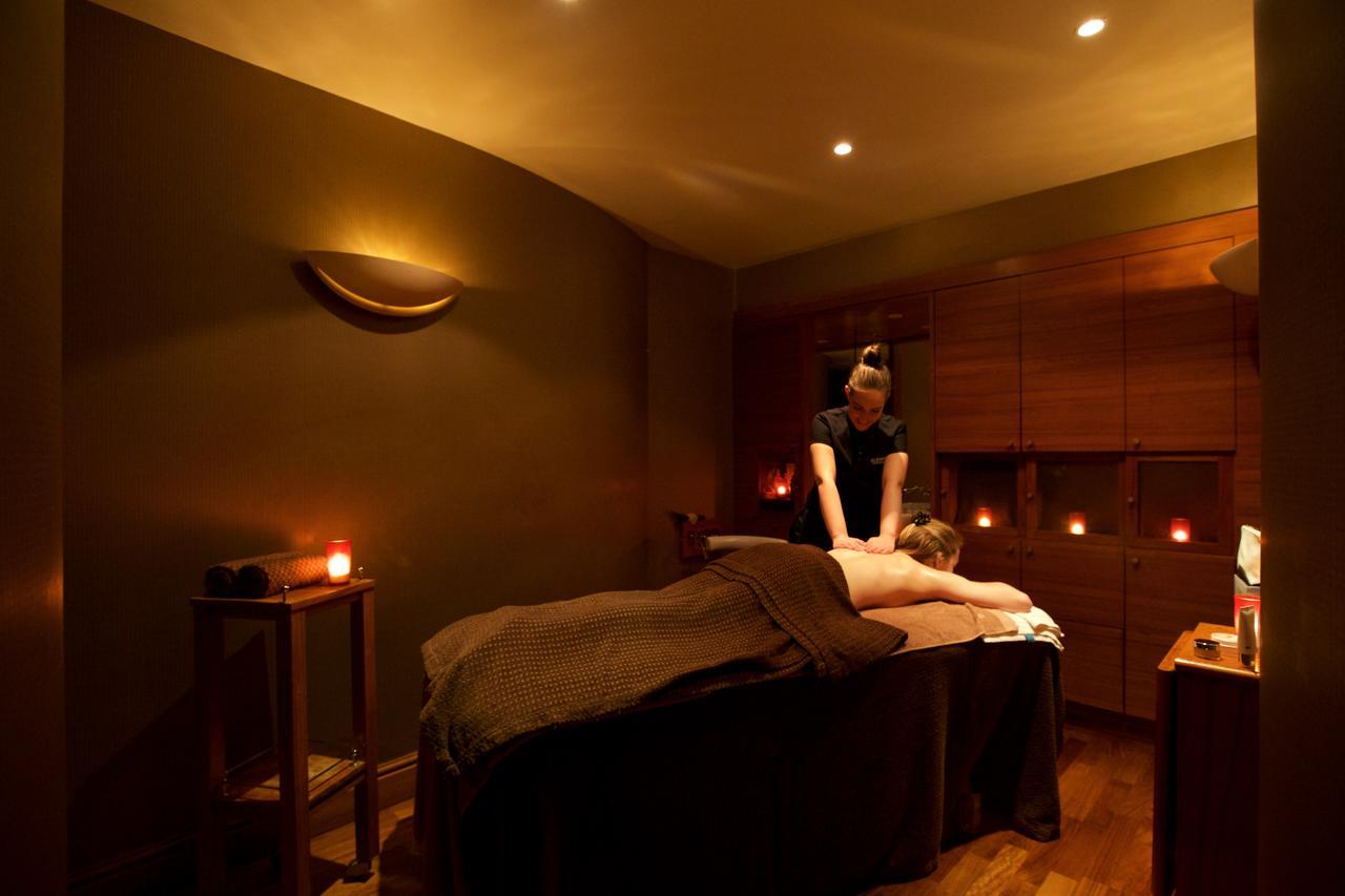 The Chester Grosvenor Exteriör bild A spa treatment