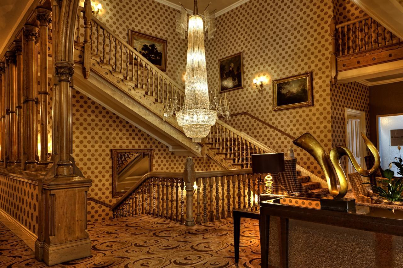 The Chester Grosvenor Exteriör bild The staircase